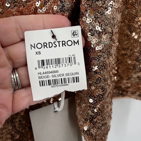 CHELSEA28 Sequin Crewneck Short Sleeve Top In Beige- Silver‎ Sequin NWT Size XS - Picture 5 of 8